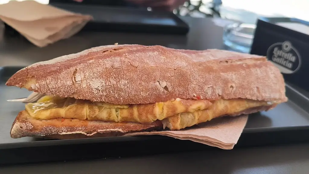 sean tickle_Fim do Mundo_Ferragudo_recensione