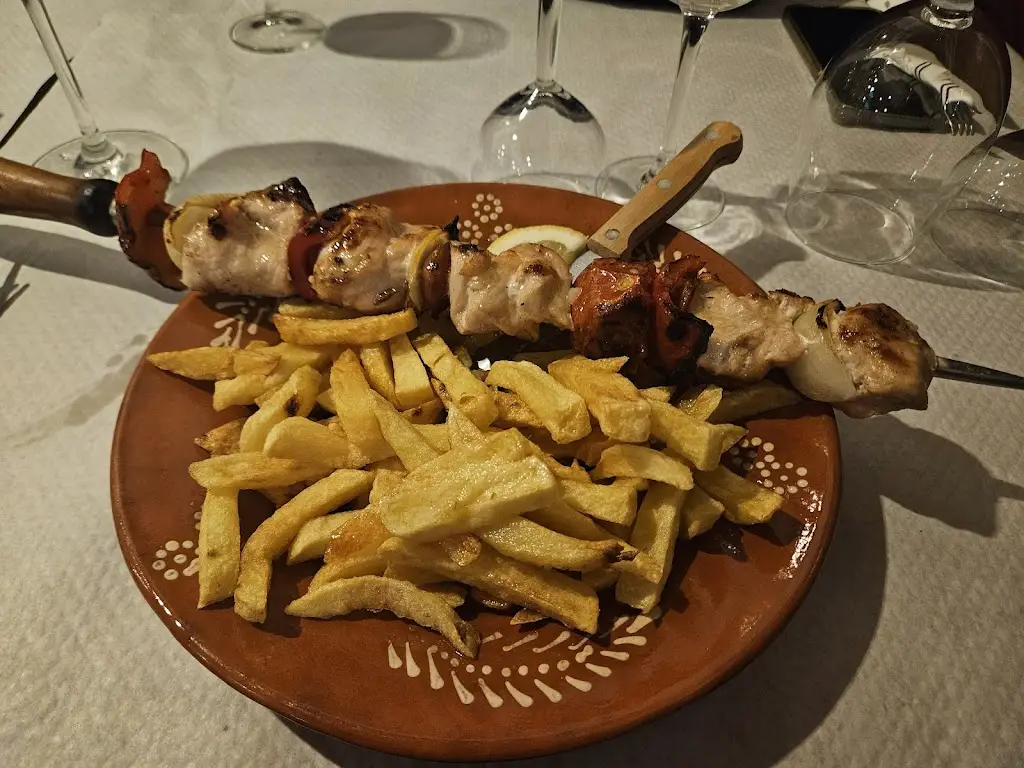 Claire T_O Velho Novo_Ferragudo_review