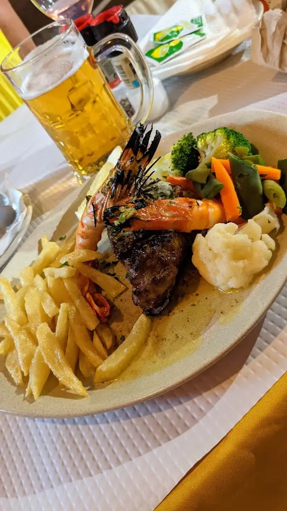 Lloyd Emery_A Ria_Ferragudo_recensione