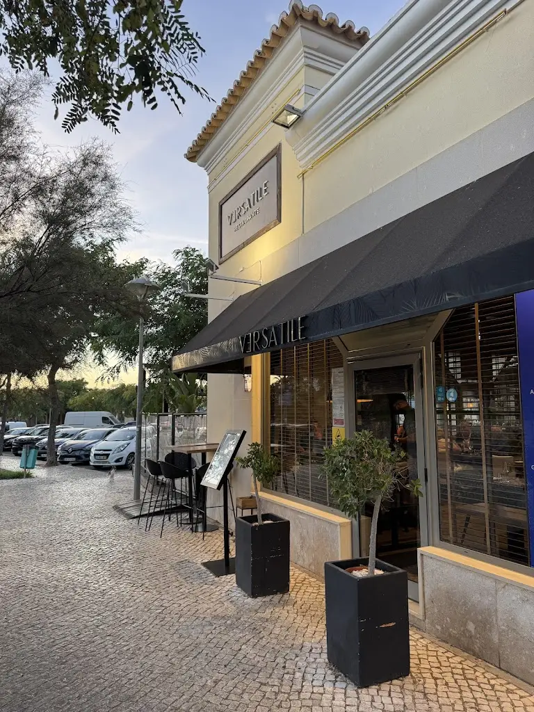 Sylwana Tylczak Estreia_Versatile Restaurante_Boliqueime_recensione