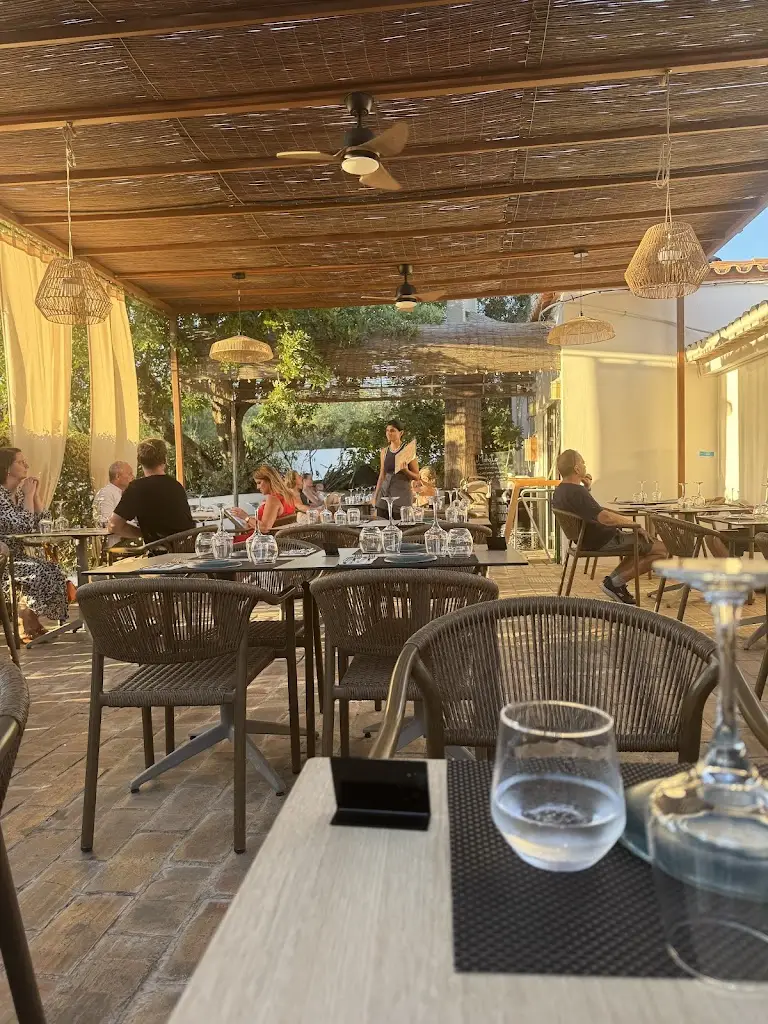 Mahalo Restaurant and Bar_Santa Bárbara_slider_image_3