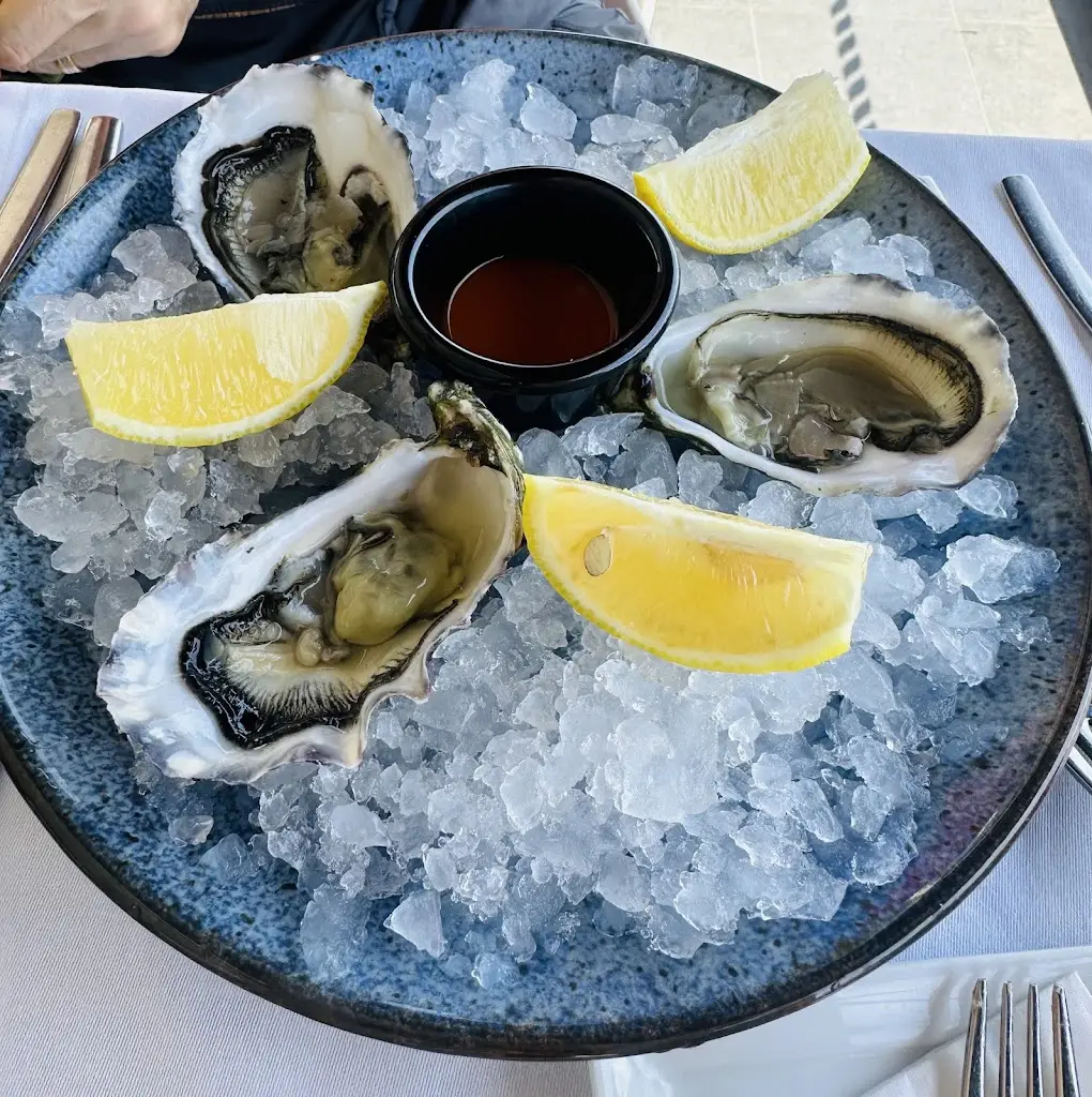 perusset pierre_Luca’s Rooftop Restaurant_Lagos_recensione