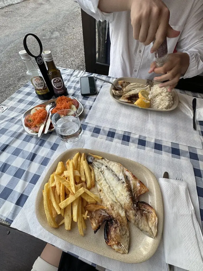 Тетяна Каменюк_Restaurante A Oficina_Mexilhoeira Grande_reseña