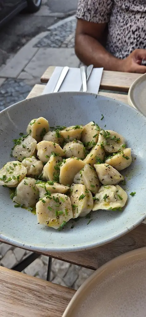 Tegan Campbell_My'oMeu : Homemade, Fresh Pasta and Pierogi, Restaurant in Faro_Faro_reseña
