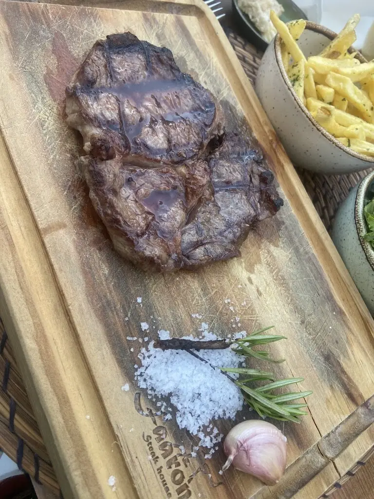 Giada Fattori_Faaron steakhouse_Faro_reseña