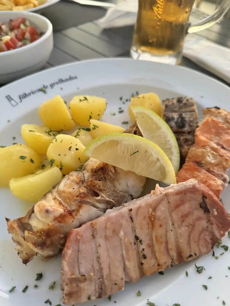 Вероника Коваленко_Fábrica de Grelhados_Parchal_recensione