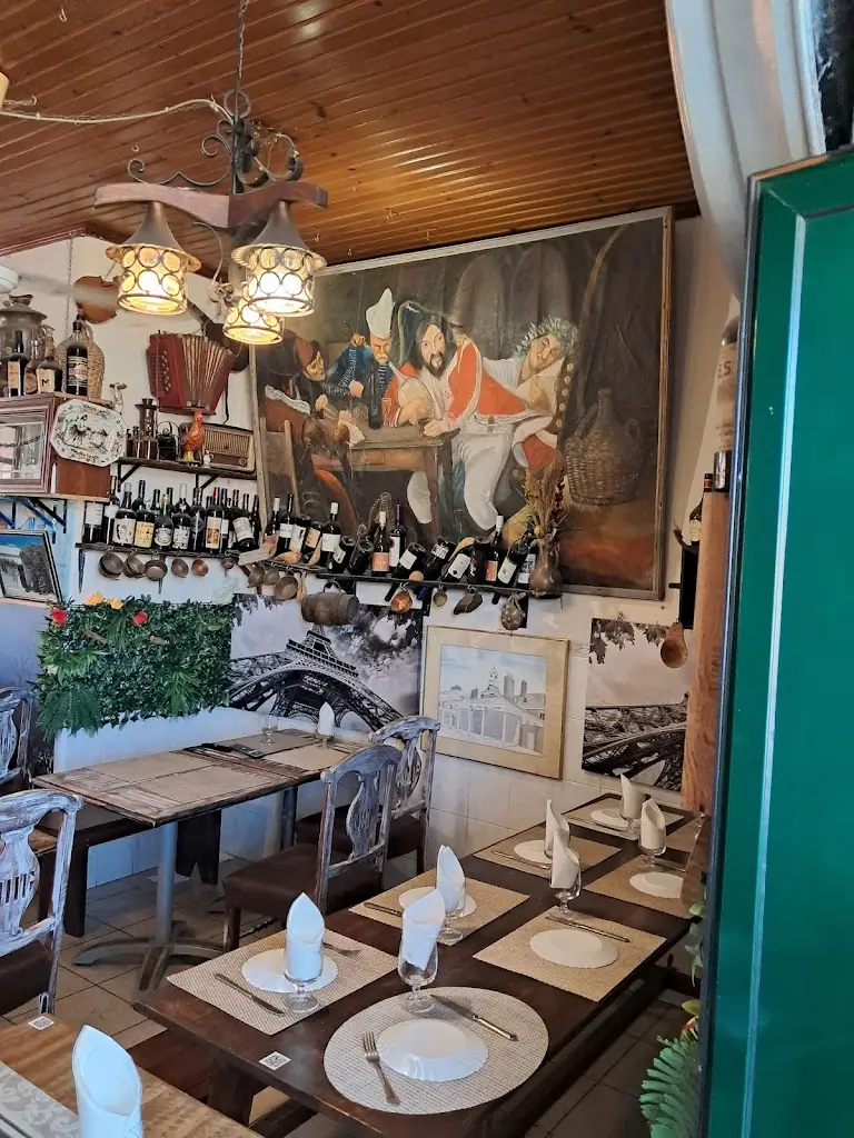 tika “tikahanne” hanne_O Leme_Parchal_review