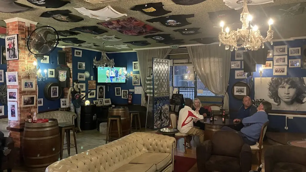 Sooner or Later Rock Cafe ristorante a Santa Bárbara de Nexe