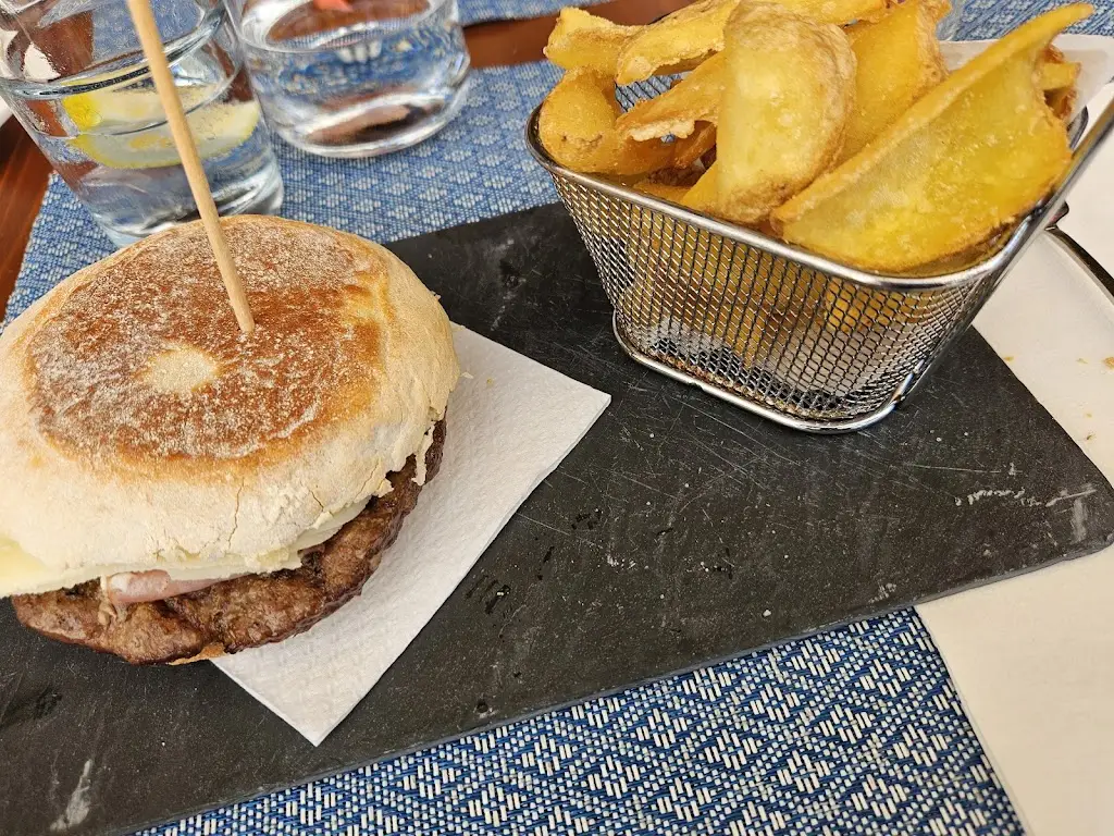 Diogo Branco_Chá com Água Salgada_Manta Rota_recensione