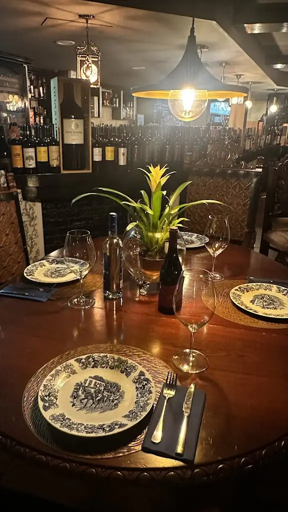 VeronicaO YouTube American in Portugal_Old Times Bistro, Bar & Coffee_Manta Rota_recensione