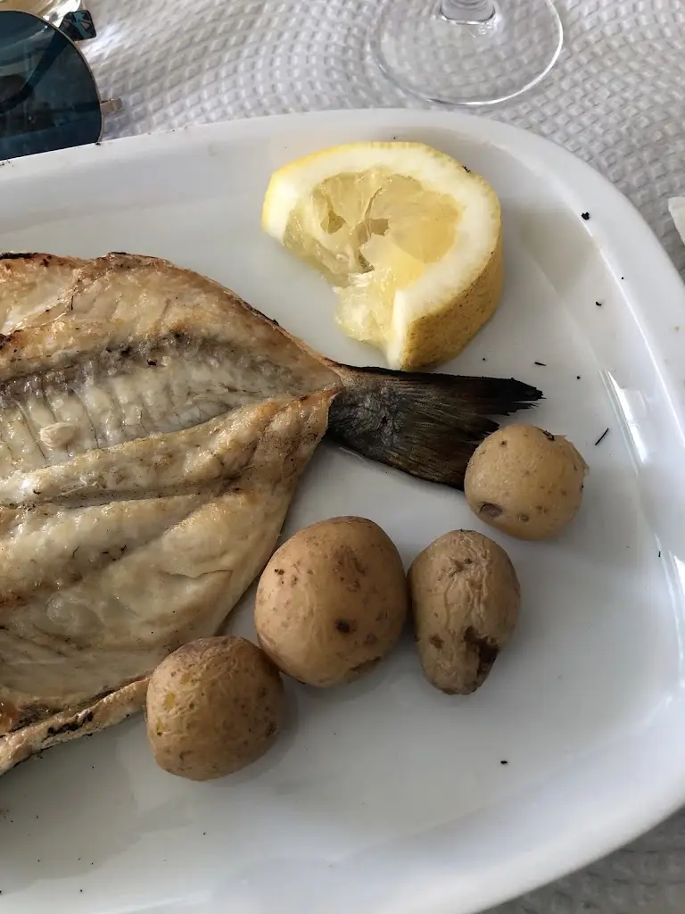 Rugile Mikalainyte_Rios Bar_Manta Rota_recensione