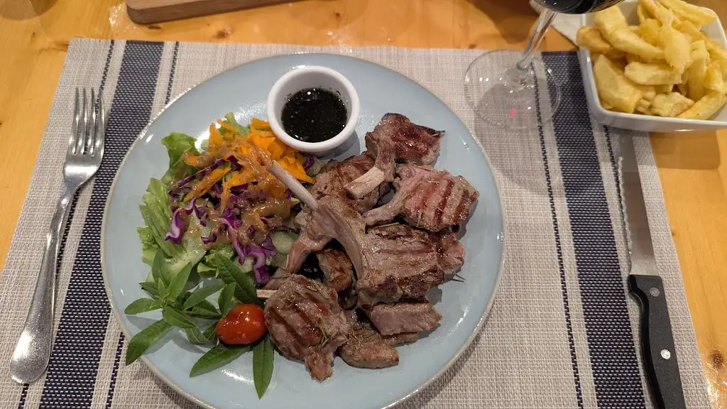 Amrit Siew_O António_Moncarapacho_review