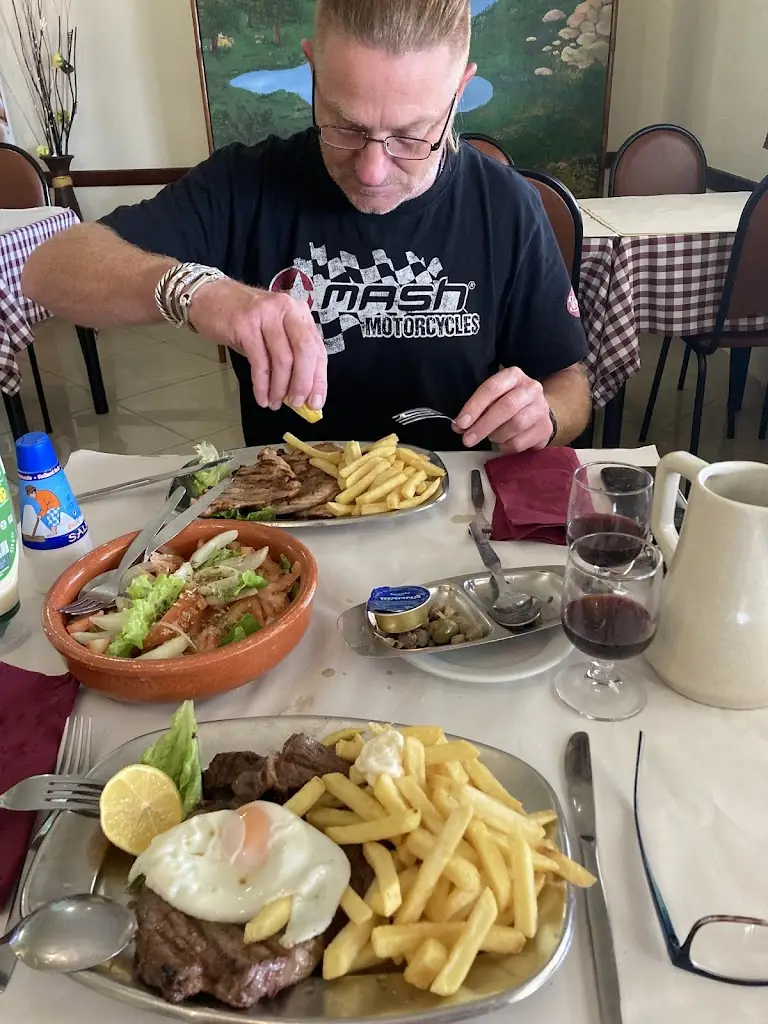 Fiona Craigen_O Cantinho dos Caçadores_São Marcos da Serra_review