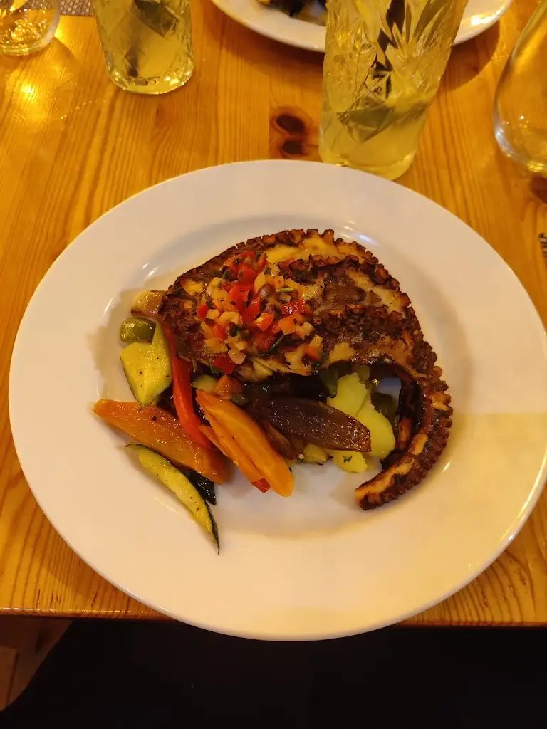 Konradin_Cais da Sardinha_Arrifes_review