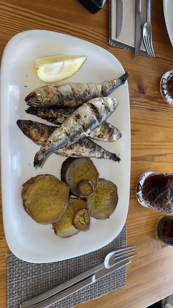 Haya Daghli_Cais da Sardinha_Arrifes_review