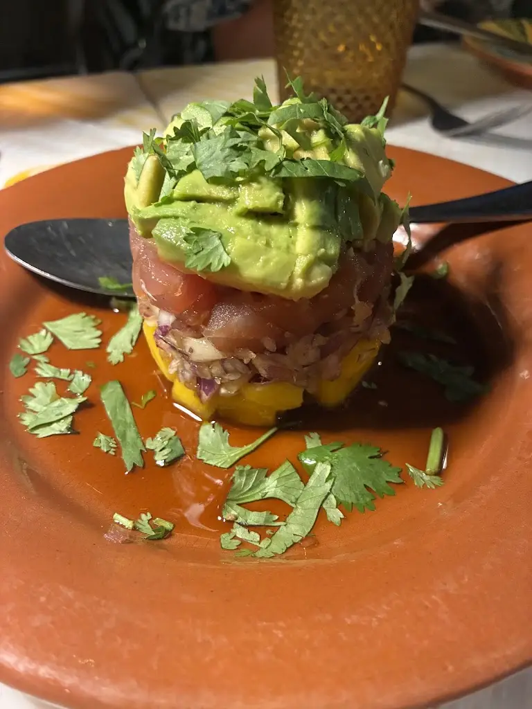 Luke Ives_Le Salto_Tavira_recensione