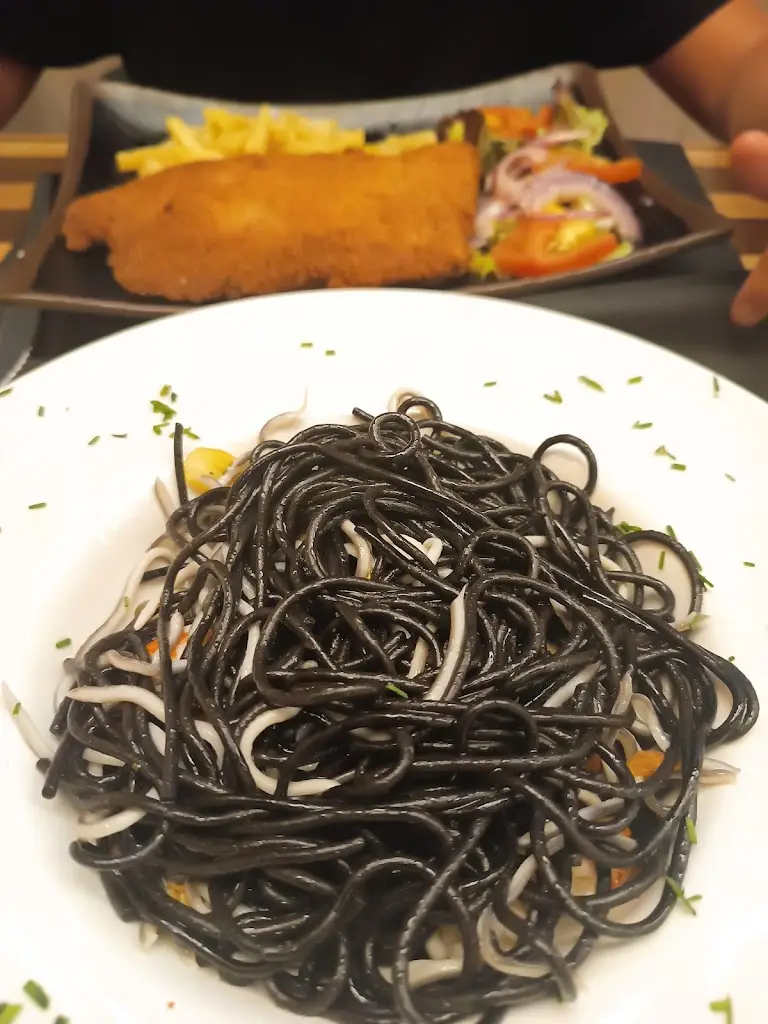 Francisco Borralho_O Capelo_Santa Luzia_reseña