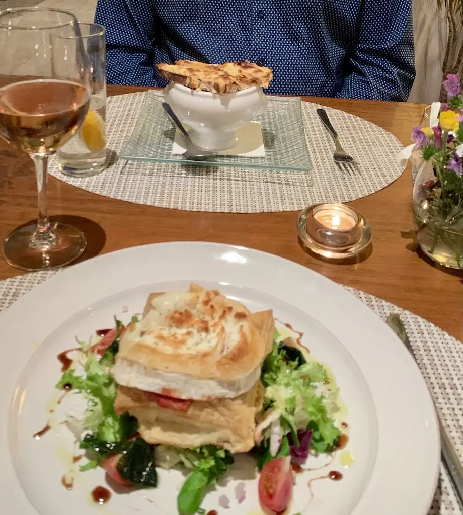 Tracy Baker_Vincent_Santa Luzia_review