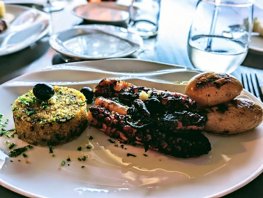 Ingrida Kern_Polvo & Companhia_Santa Luzia_recensione