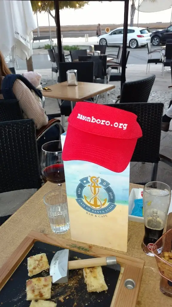 Christine and Simon Gonzalez_Cais de Santa Luzia Bar & Café_Santa Luzia_recensione