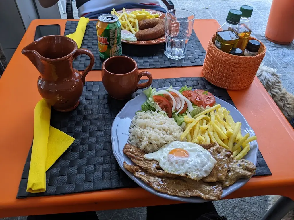 Kristen Mather de Andrade_Restaurante Tasquinha da Luz_Senhora da Luz_reseña