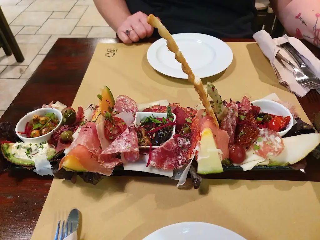 Menu_Chiccas Restaurant_Senhora da Luz_image_7