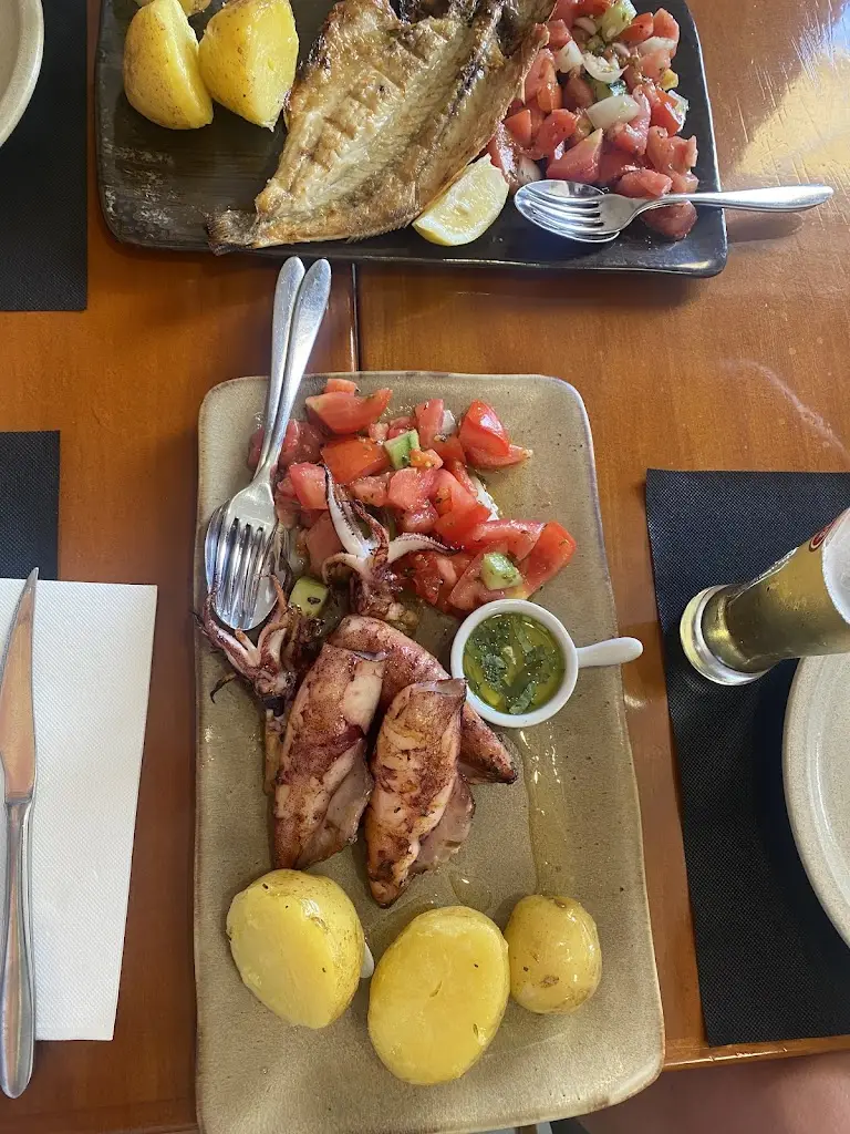 Lara Ghattas_Retiro do Pescador_Sagres_recensione