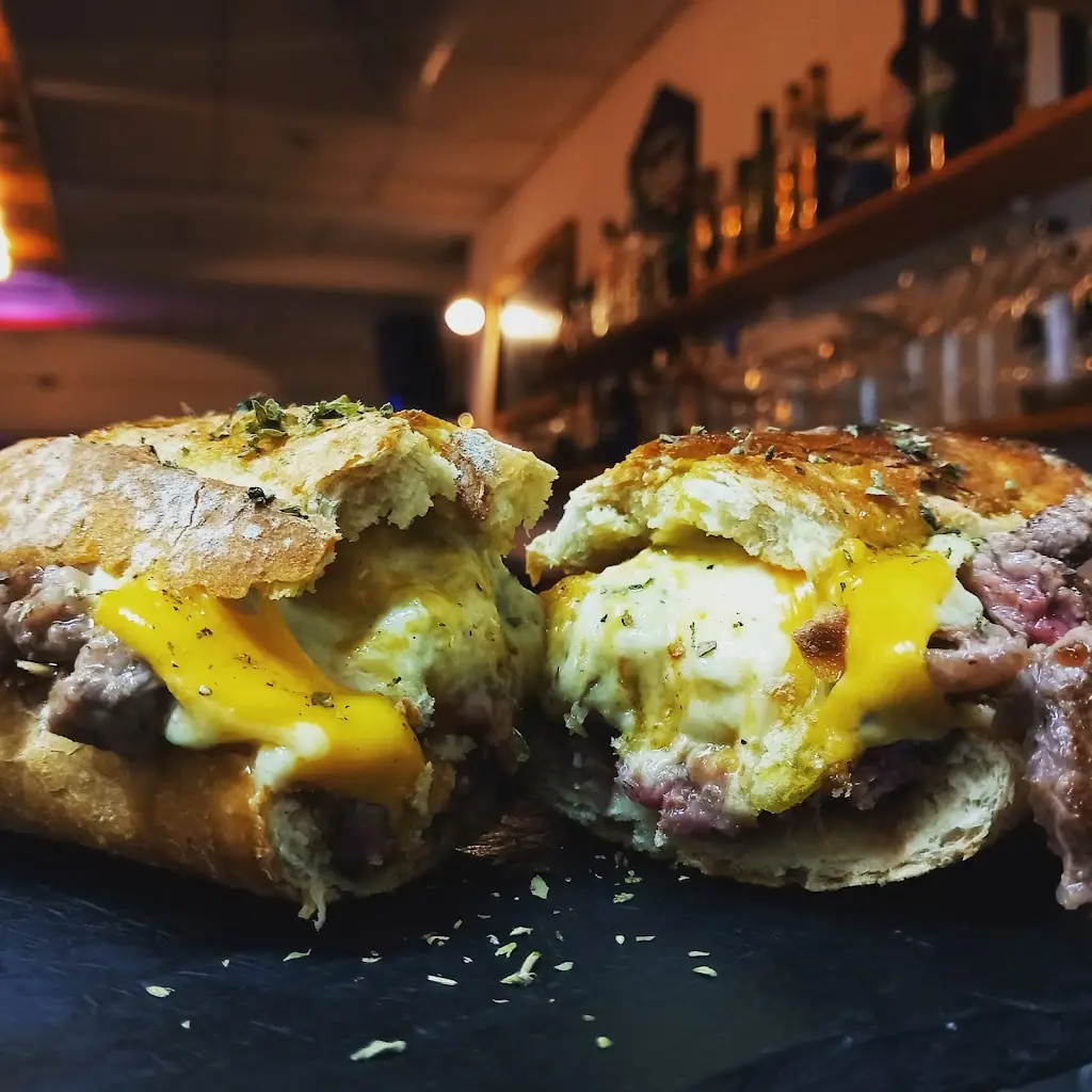 The Hangout_Sagres_slider_image_3