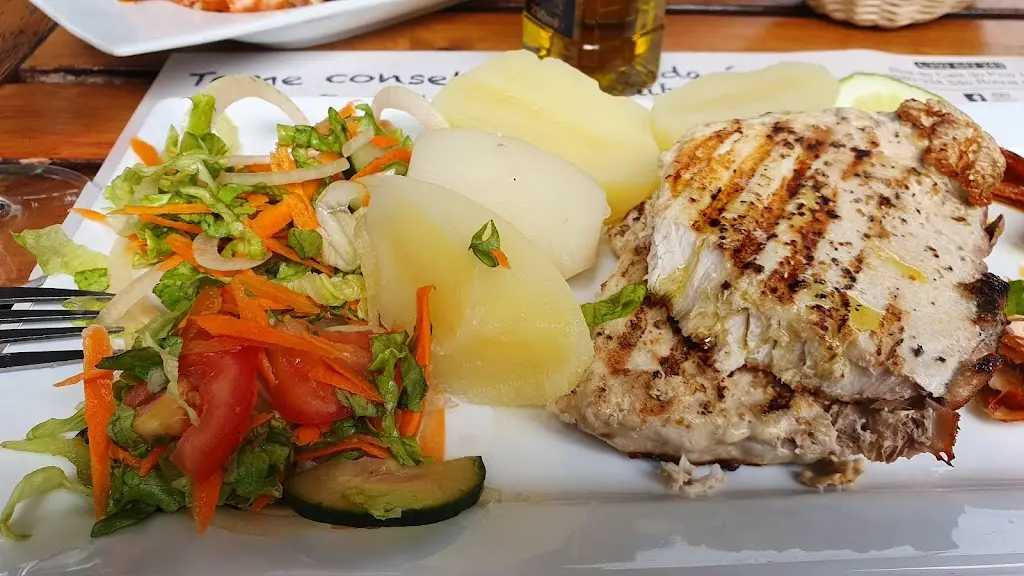 Nikola Kasagic_Snack-bar Aço_São Roque do Pico_review