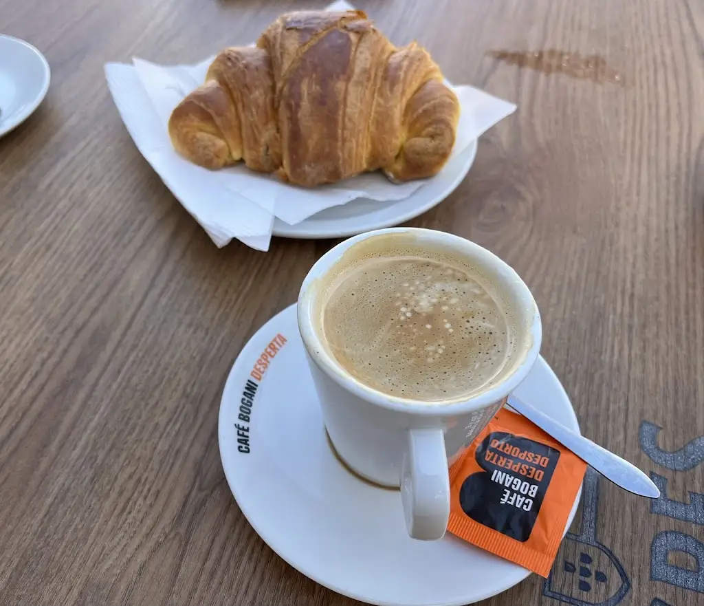 Simon Round_Aki no Pôr do Sol_Vila do Bispo_avis