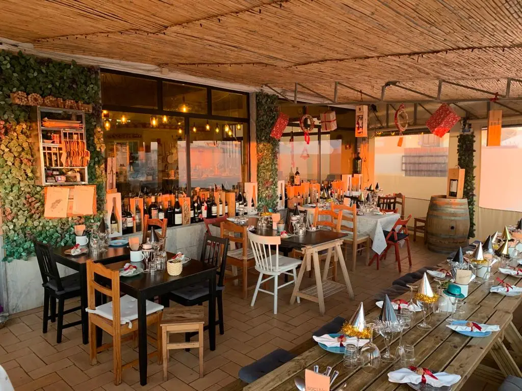 Social. Vinhos & Petiscos Quarteira ristorante a Quarteira