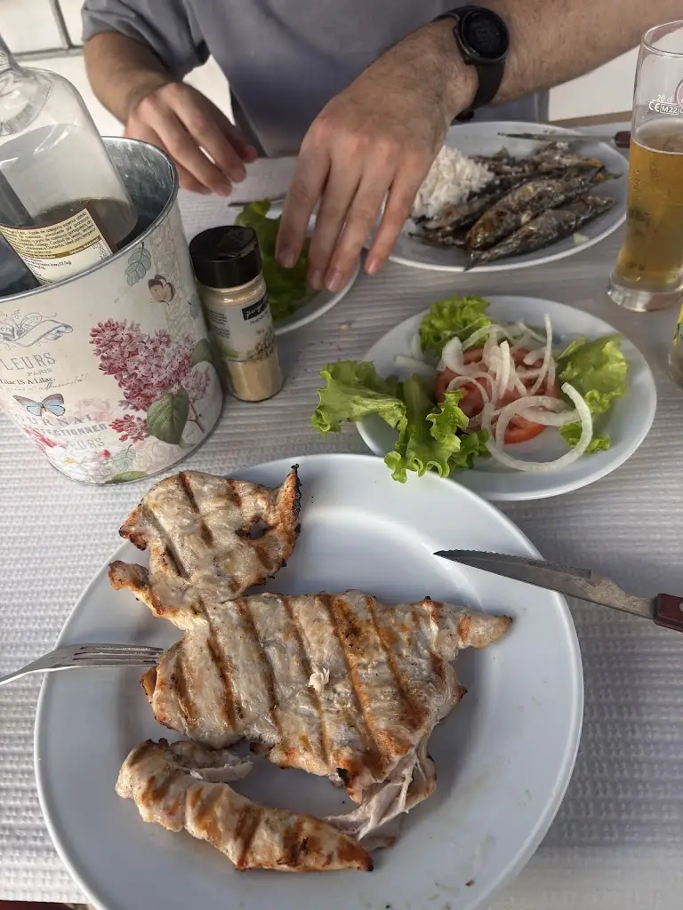 Megan Cole_Piri Piri_Quarteira_recensione