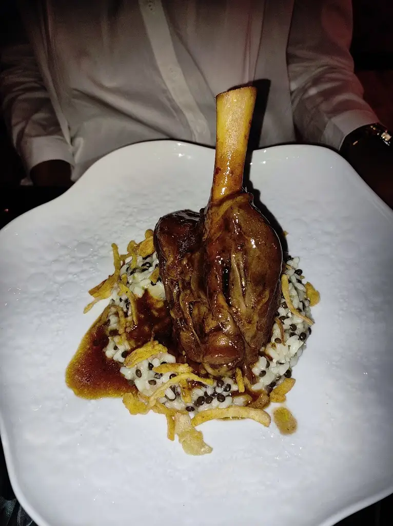 Salwan M.A_Maison Dubai_Quarteira_recensione