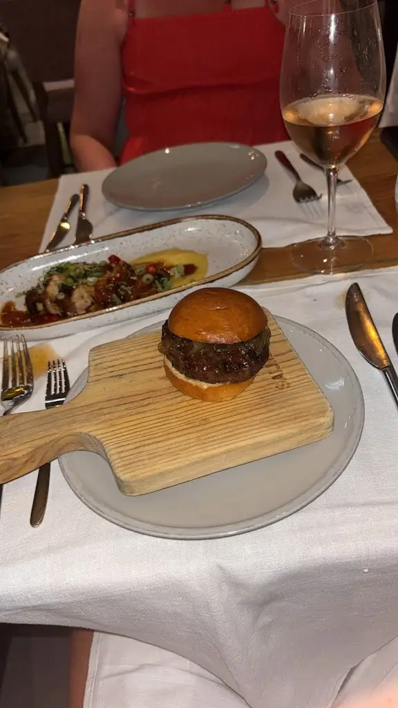 Connor Taggart_Salmora - Live Kitchen & Bar_Quarteira_recensione