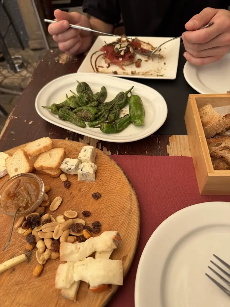 Camilla Barnet_Tapas e Lendas restauração_Olhão_recensione