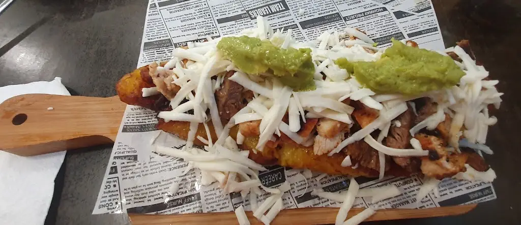 Ron Jarvis_Dominó_Olhão_review