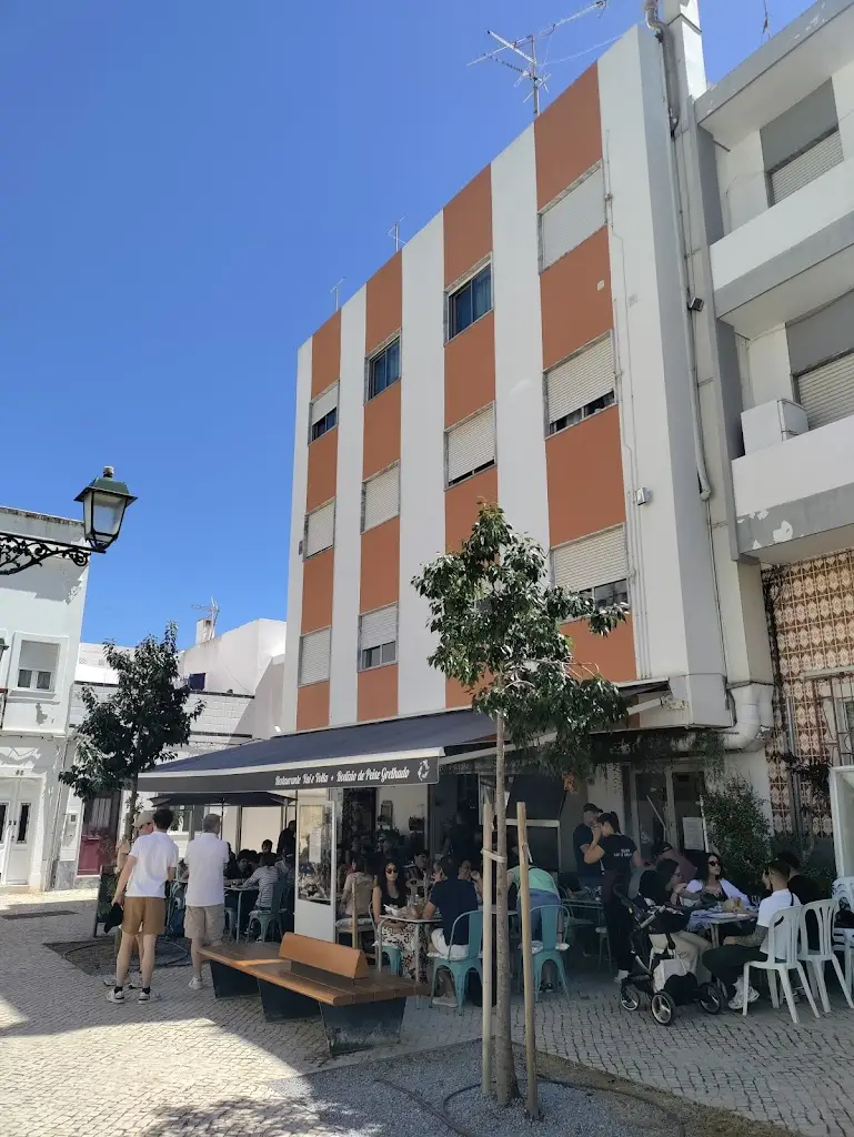 Arthur Molines_Vai e Volta_Olhão_recensione