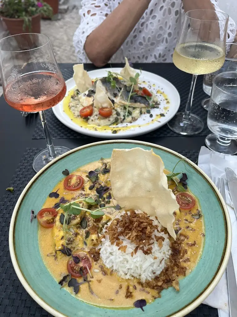 Cecilia G_Tasca O Galo_Olhão_review