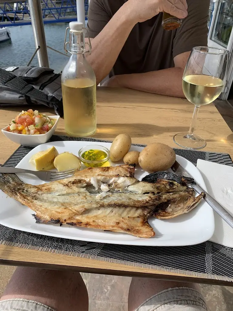 Melvyn Mile_Grupo Naval de Olhão_Olhão_reseña