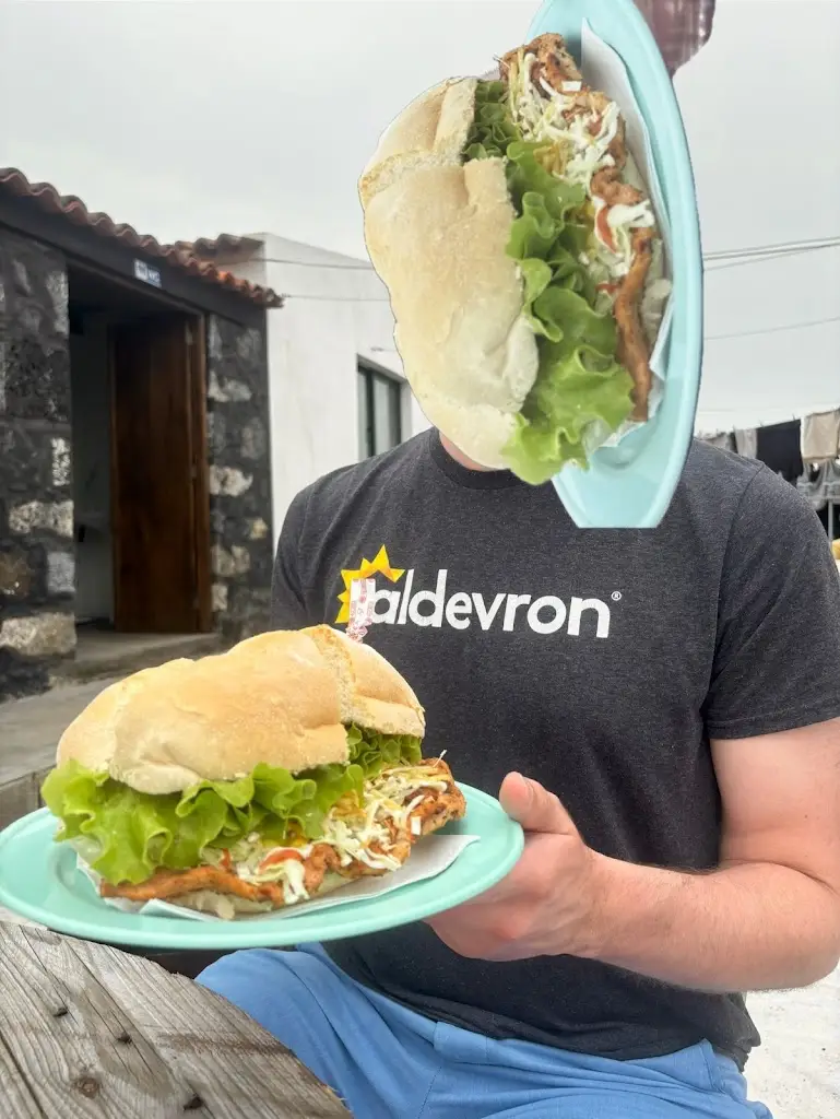 Kerith Wang_Rulote Vamos ao Vadim_Ribeira Grande_review