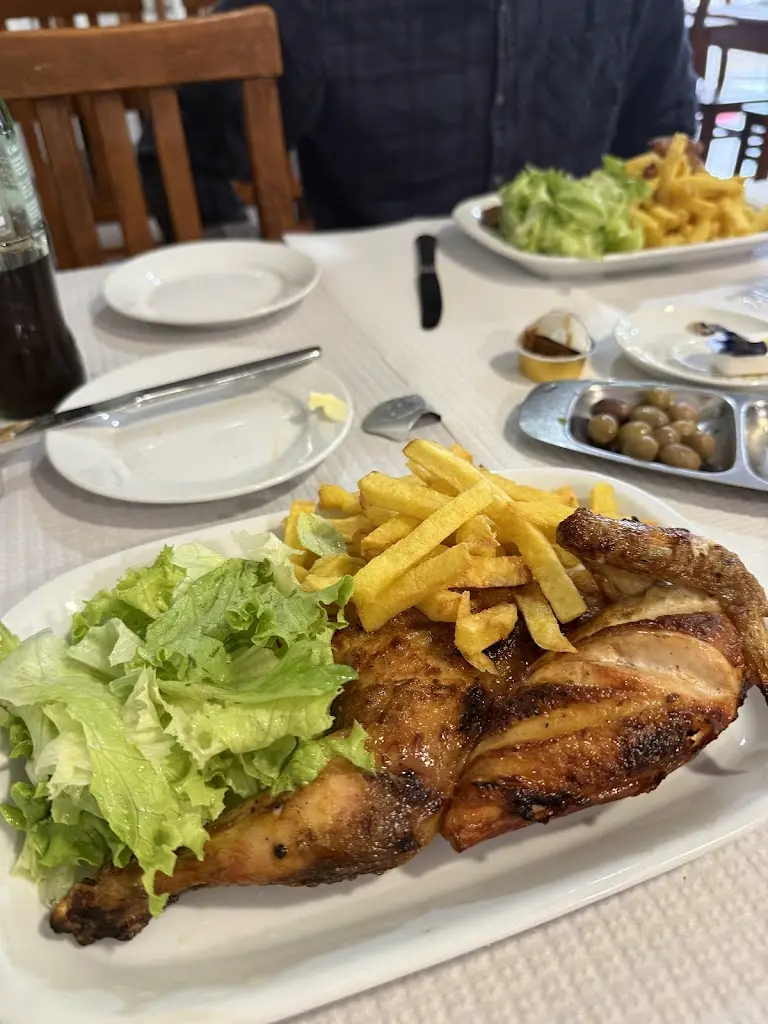 Restaurante Luís dos Frangos - Churrasqueira Paraiso_São Brás de Alportel_slider_image_3