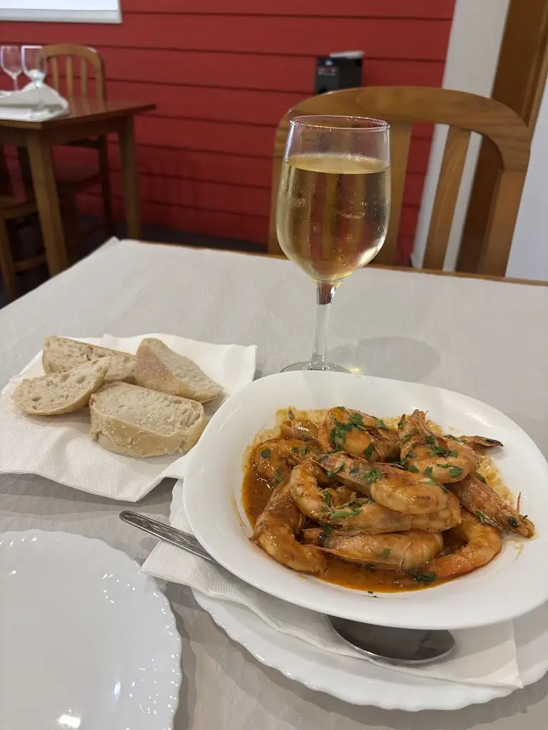 Ginta Ozola_O Correia_Ribeira Grande_reseña