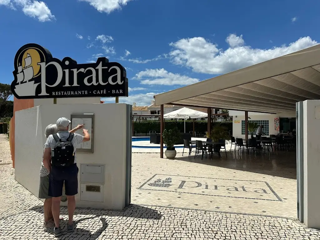 Alfred Ng_O Pirata_Vilamoura_recensione