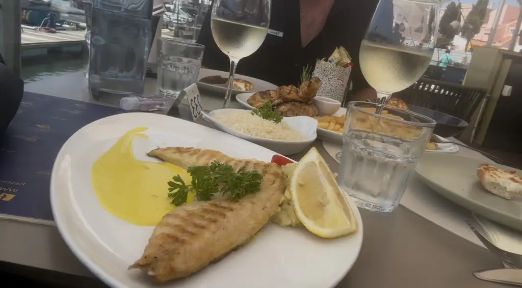 Angela Bower_Mayflower_Vilamoura_reseña