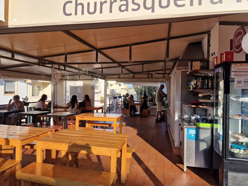 Churrasqueira Mercado de Alvôr ristorante a Albardo