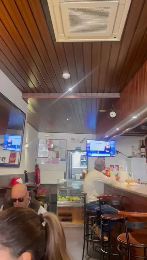 Veronica S_A Tasca do Manel_Alcains_recensione