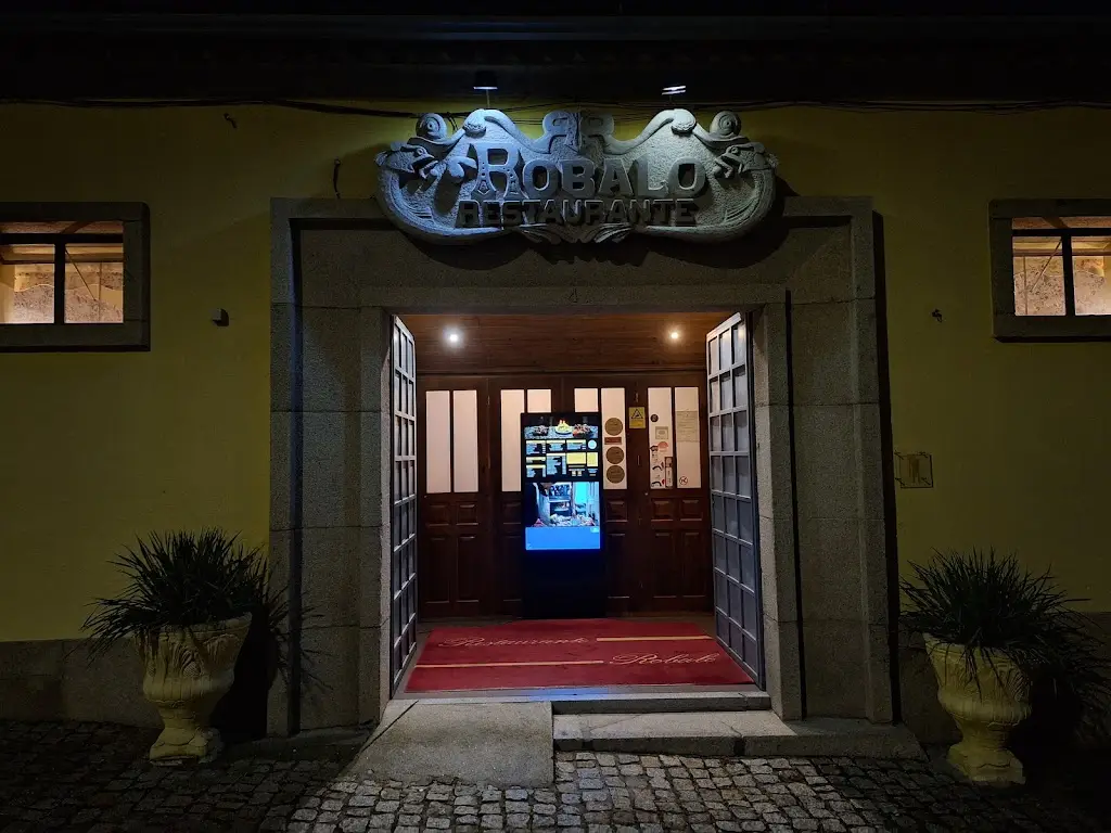 Tiago Peres_Robalo_Aldeia de Santo António_recensione