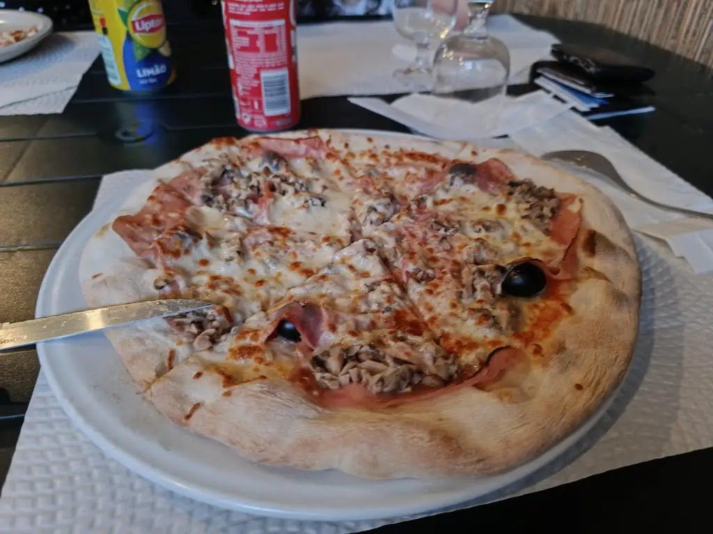 Pizzaria Sabugalense_Aldeia de Santo António_slider_image_2