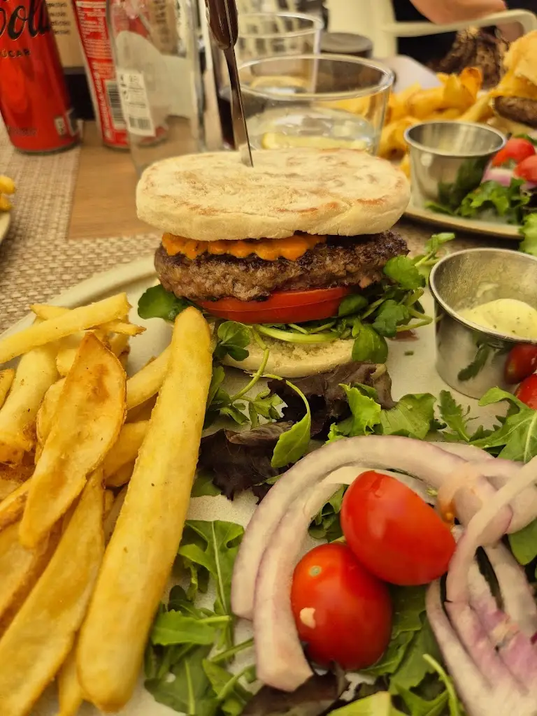 Jostein Ovrum_Bistro - Bar Latté_Vila Real de Santo António_review