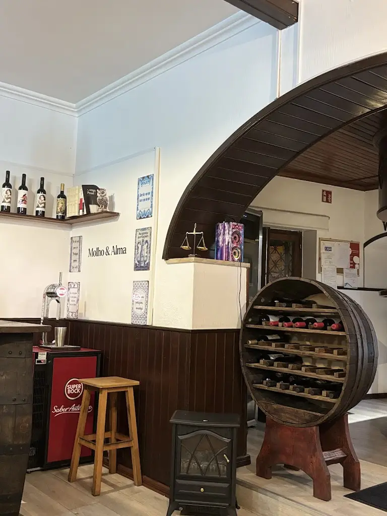 Beatriz Barroca_Cantinho das Pipas_Alcabideche_recensione